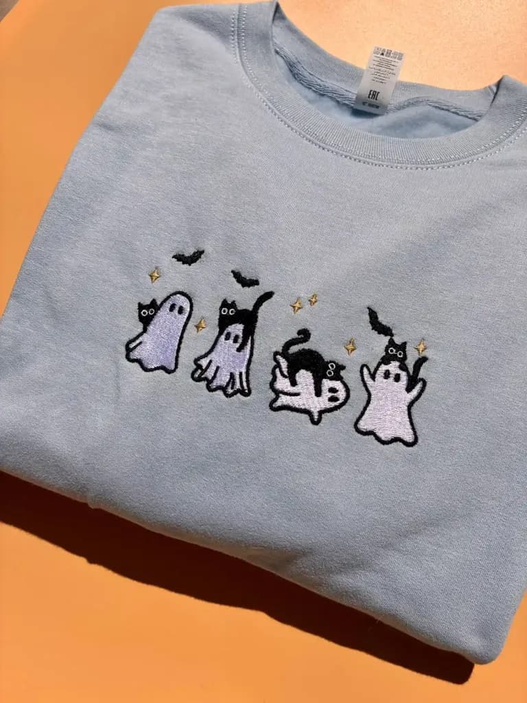 Chats noirs et fantômes
